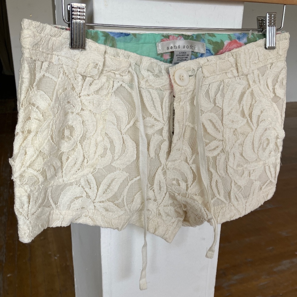 Ivory/cream lace short short - Picture 2 of 4